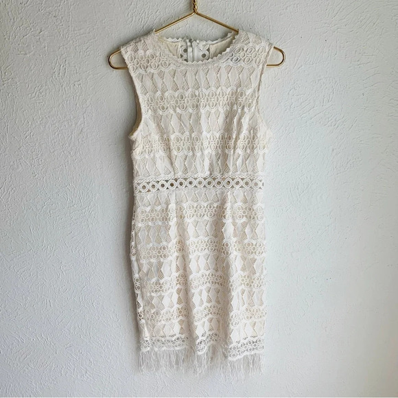 Lulu’s Kenna White Crochet Lace Sleeveless Bodycon Dress Sz Medium - Picture 2 of 7